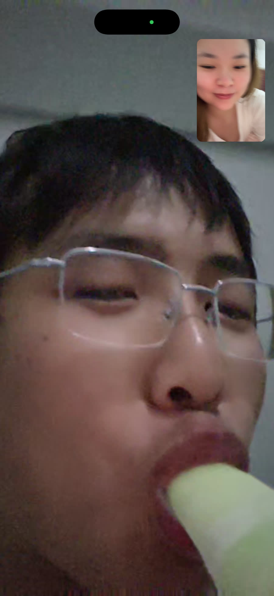 不高兴 3